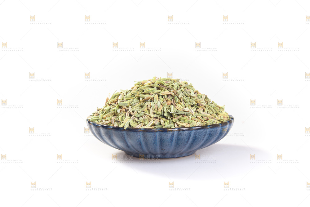 白底上的小茴香籽