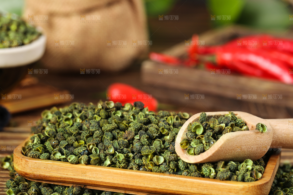 深底上的藤椒