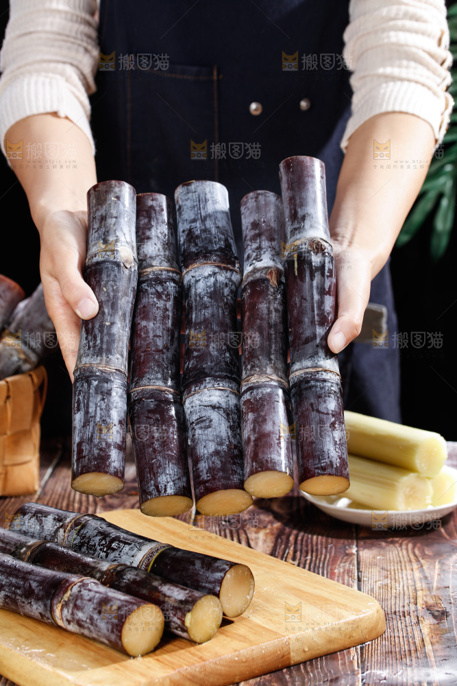 深底上的黑皮甘蔗