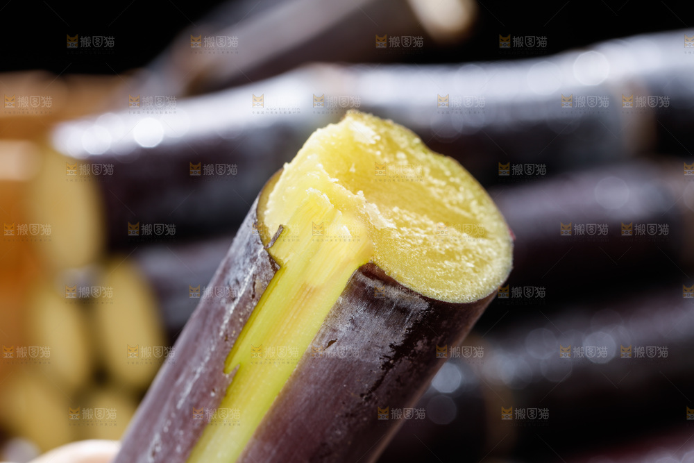 深底上的黑皮甘蔗