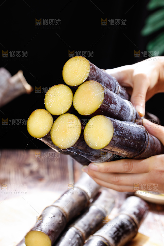 深底上的黑皮甘蔗