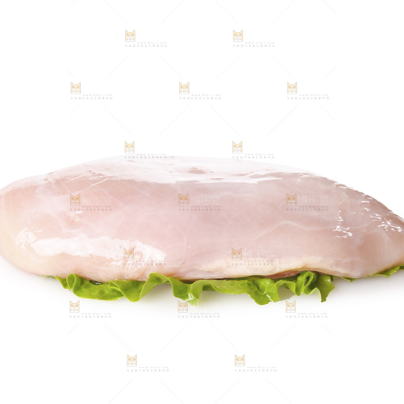 白底上的鸡胸肉