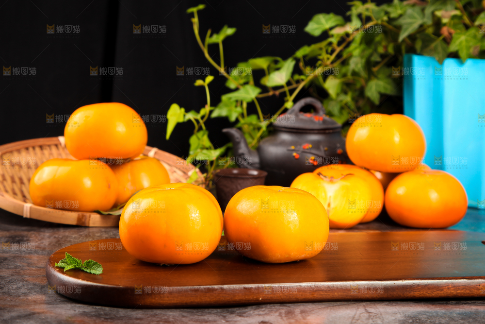 深底上的糖心脆柿