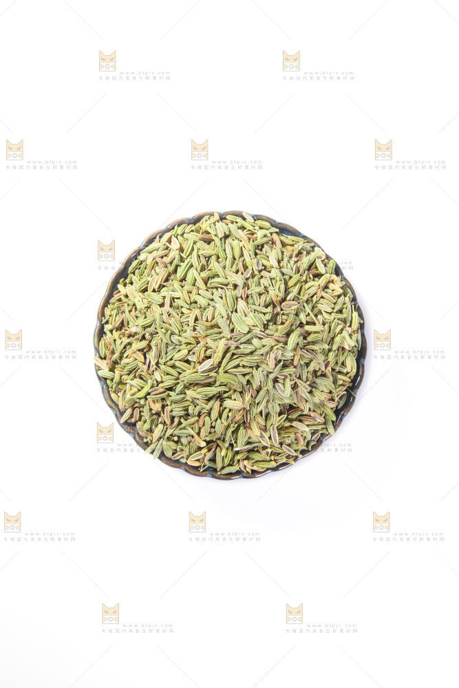 白底上的小茴香籽
