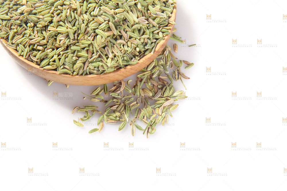 白底上的小茴香籽