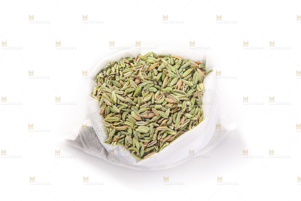白底上的小茴香籽