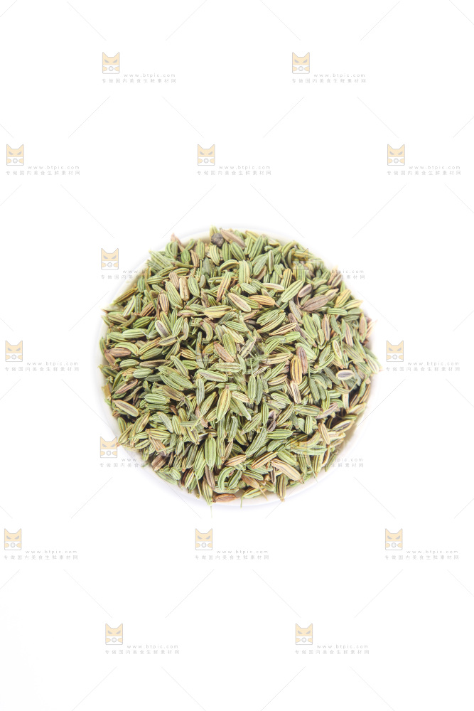 白底上的小茴香籽