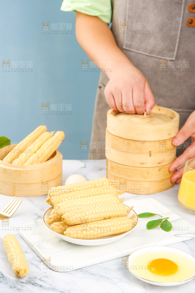 浅底上的手指糯玉米
