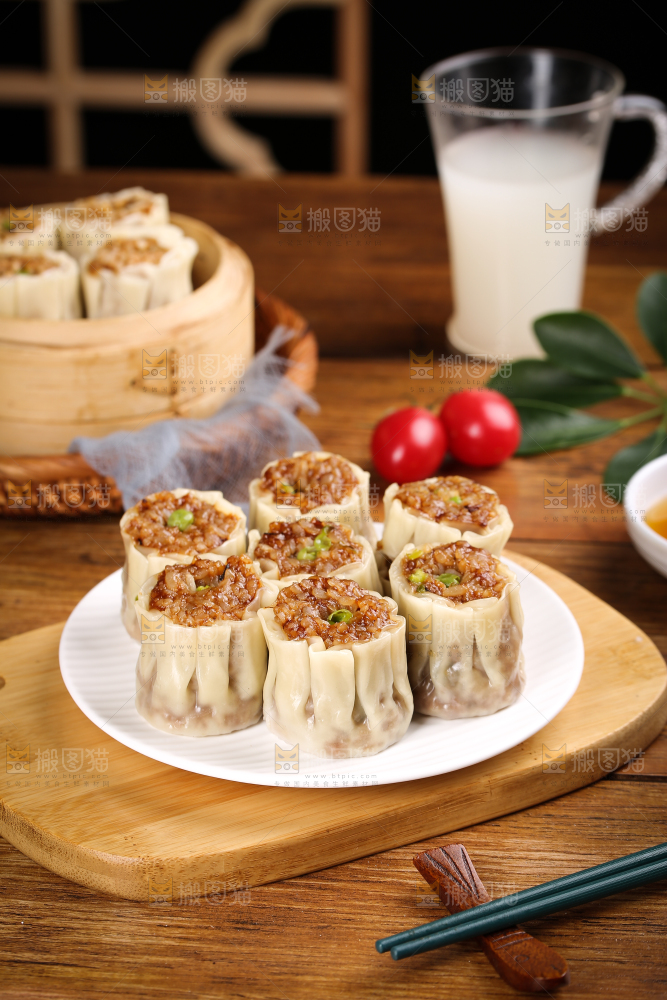 木底上的烧麦