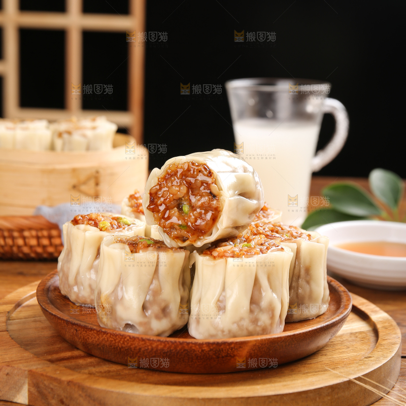 木底上的烧麦