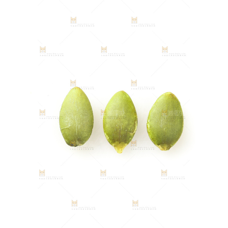 白底上的南瓜籽仁
