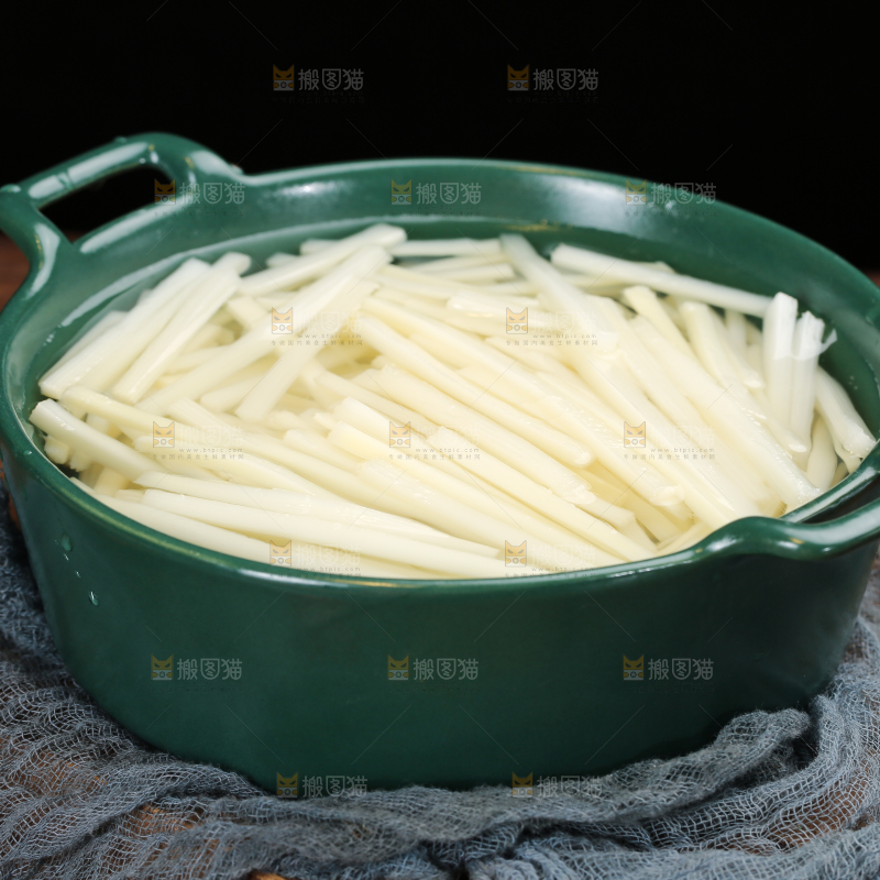 深底上的清水笋丝