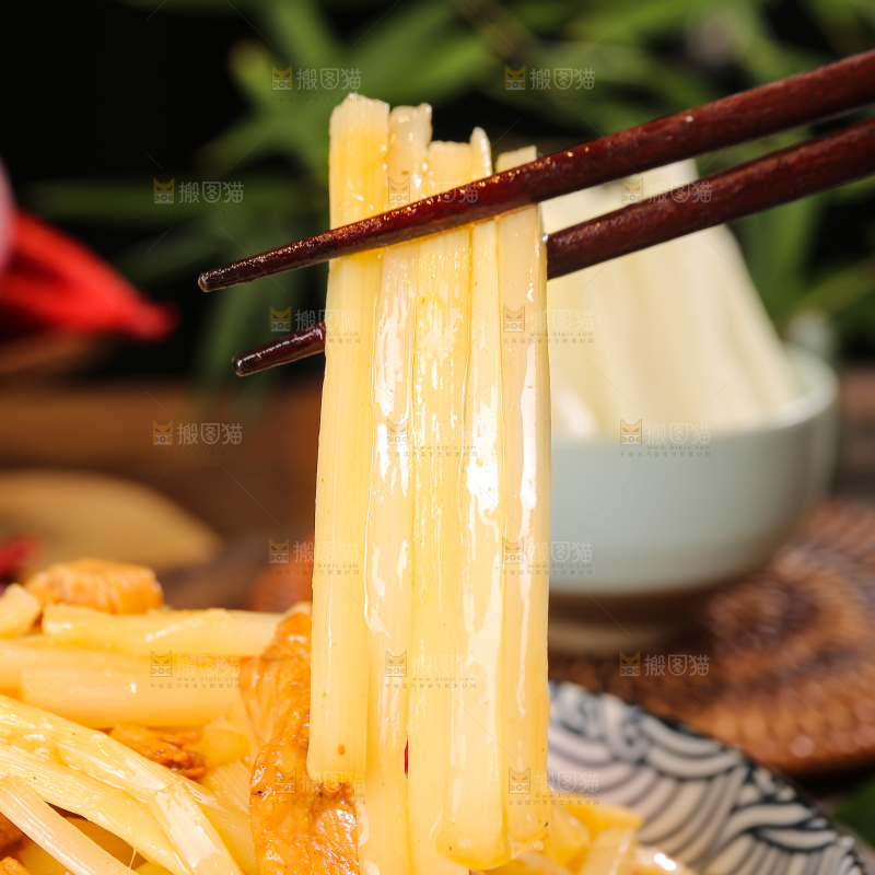 木底上的笋丝炒肉
