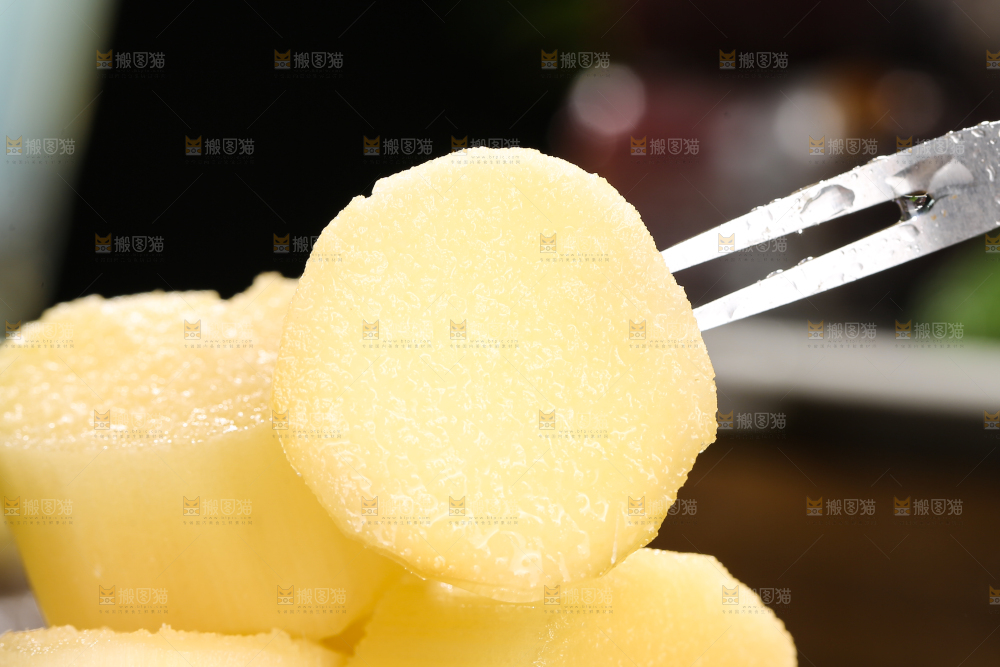 深底上的黑皮甘蔗