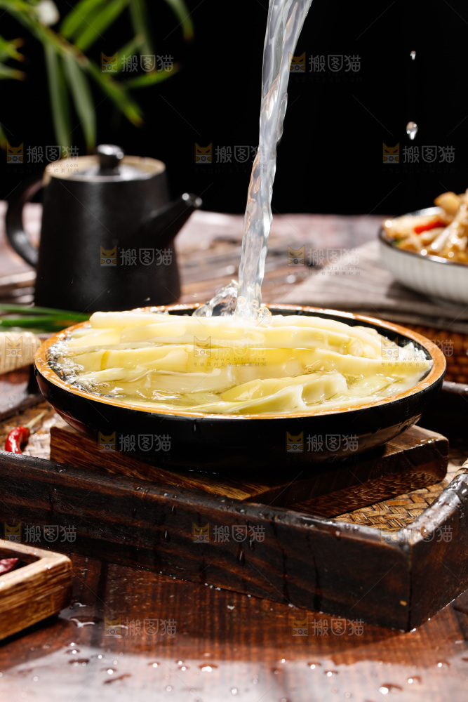 深底上的清水笋丝