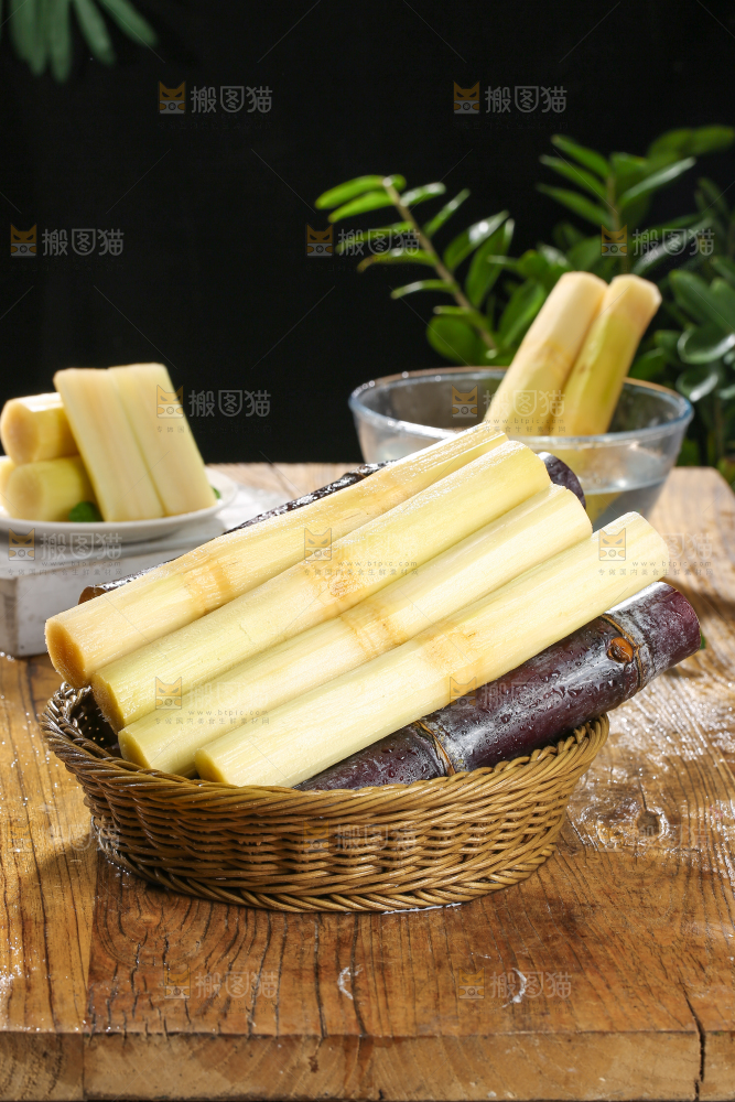 深底上的黑皮甘蔗