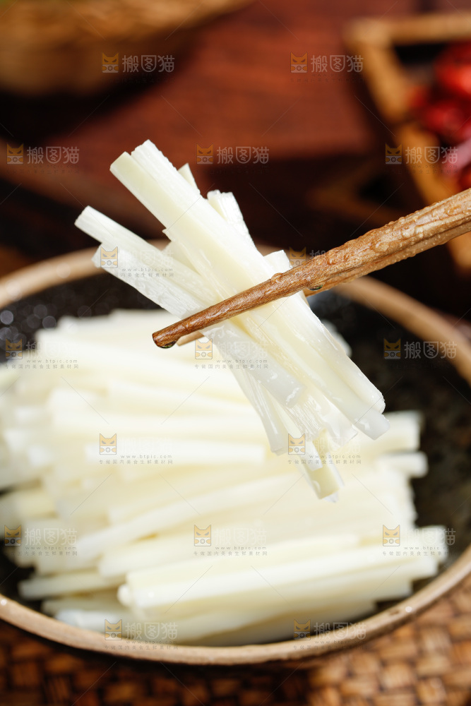 深底上的清水笋丝