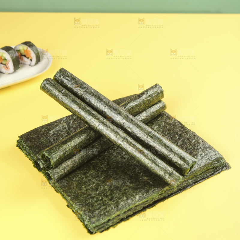 浅底上的海苔卷