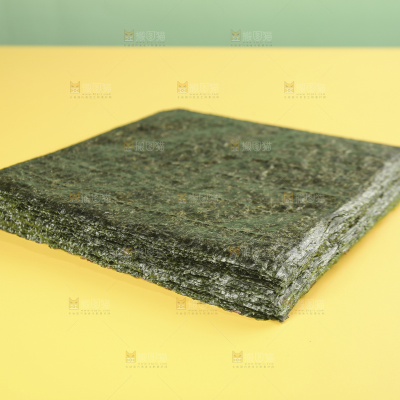 浅底上的海苔卷