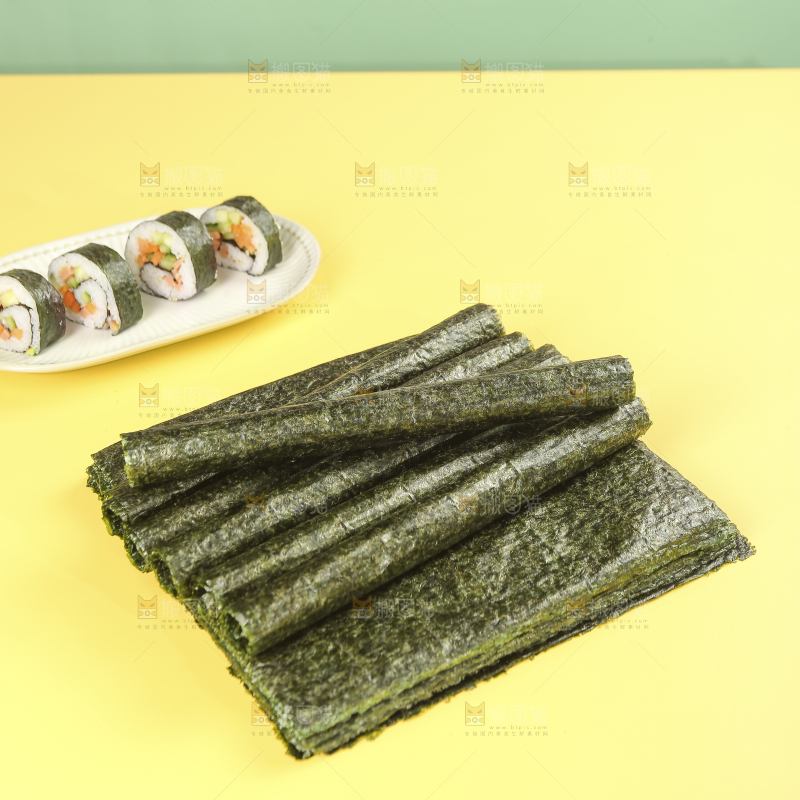 浅底上的海苔卷
