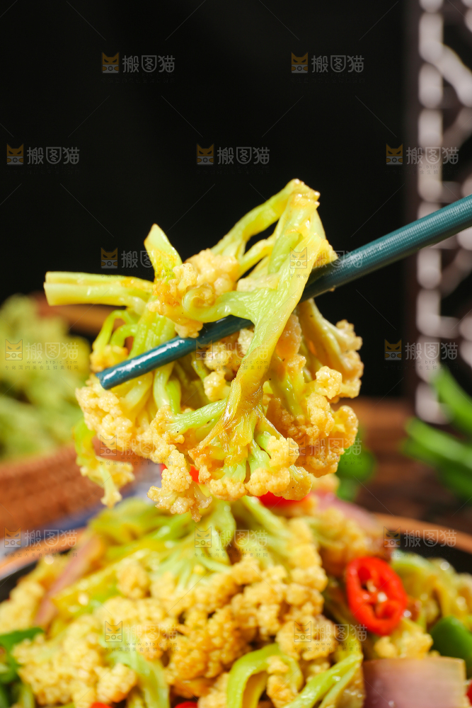 木底上的干花菜
