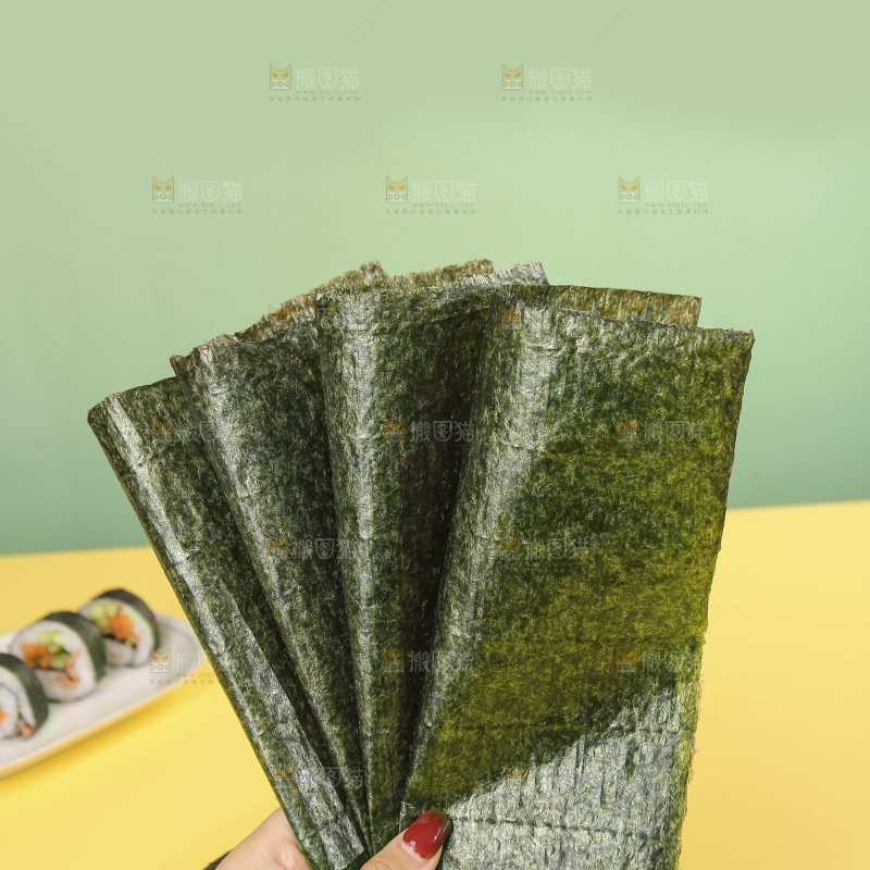 浅底上的海苔卷