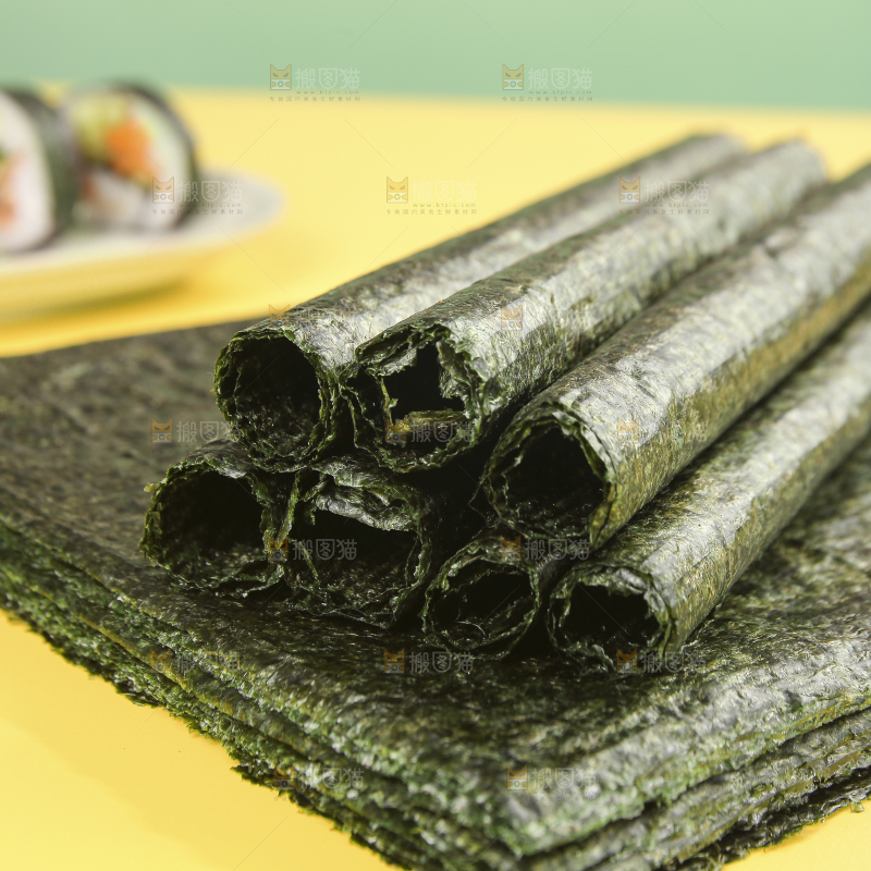 浅底上的海苔卷