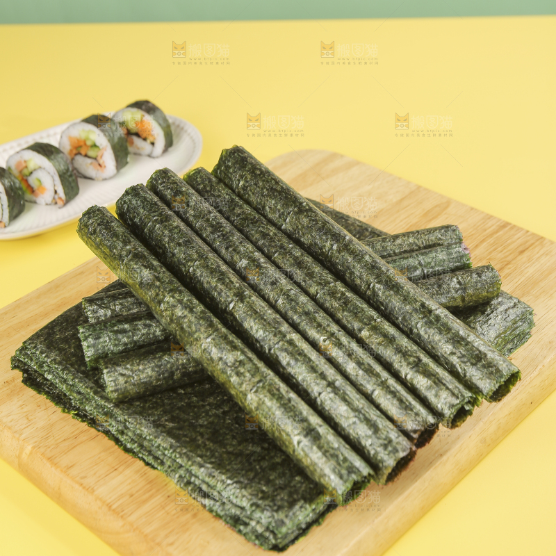 浅底上的海苔卷