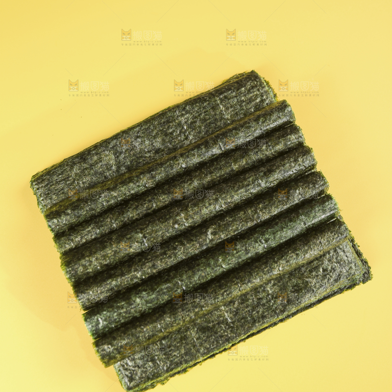 浅底上的海苔卷