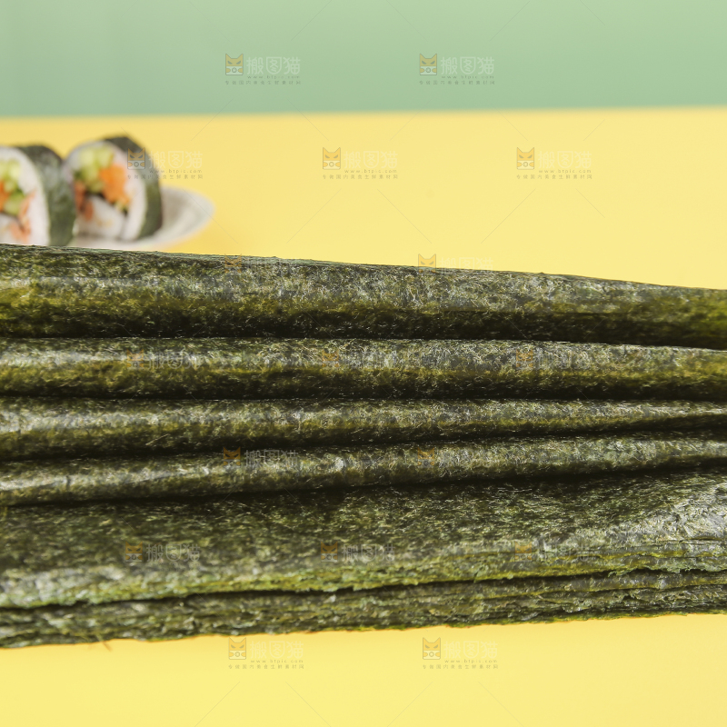 浅底上的海苔卷