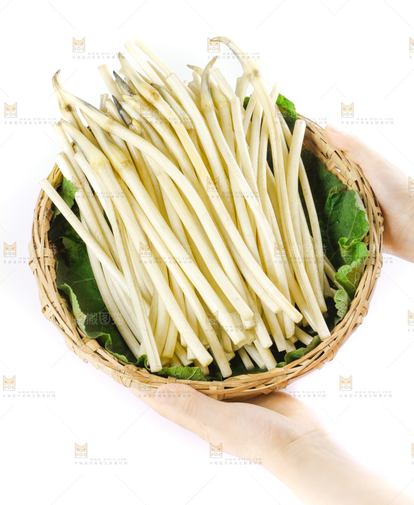 白底上的新鲜藕带