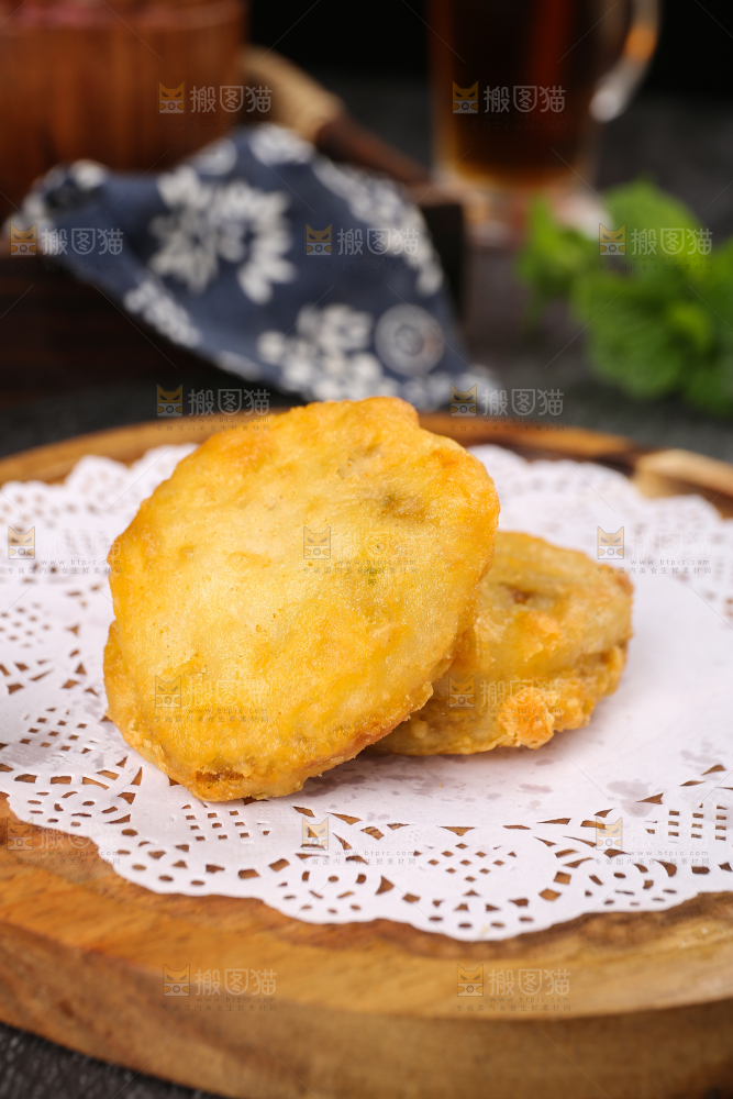 深底上的炸藕夹