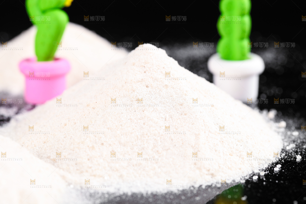 黑底上的奶茶粉