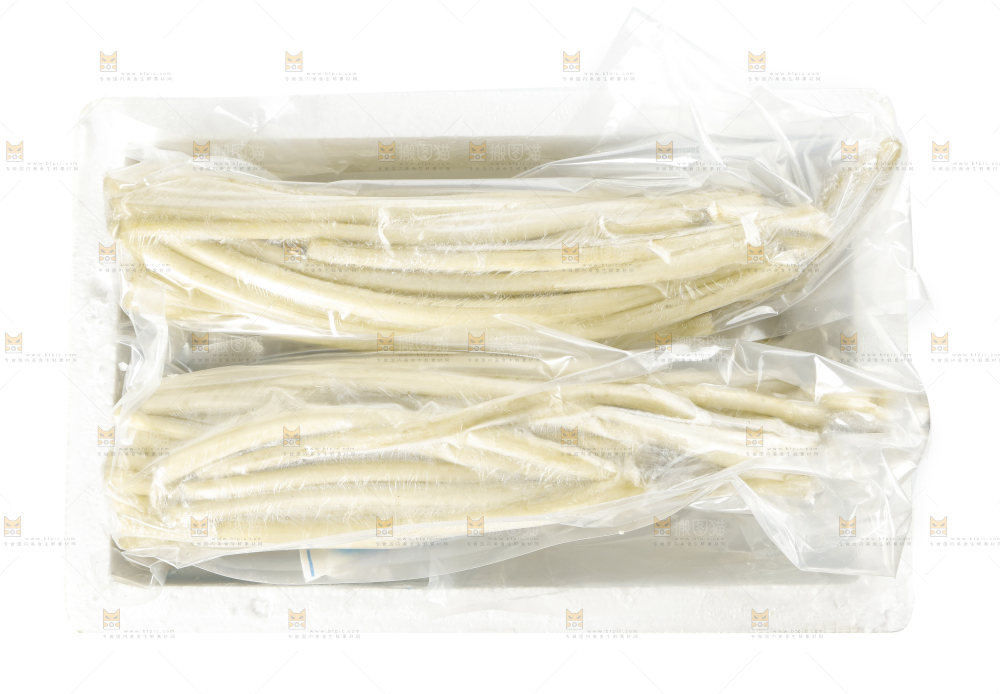 白底上的新鲜藕带