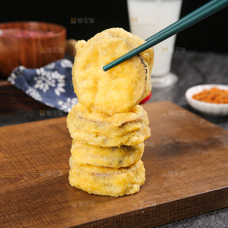 深底上的炸茄盒