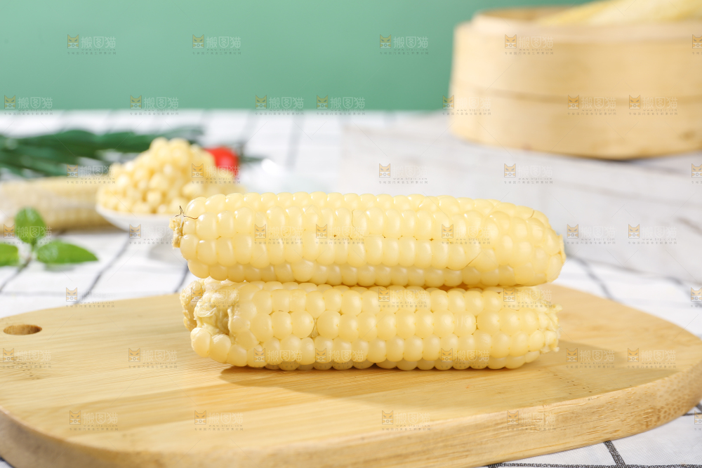 浅底上的手指糯玉米