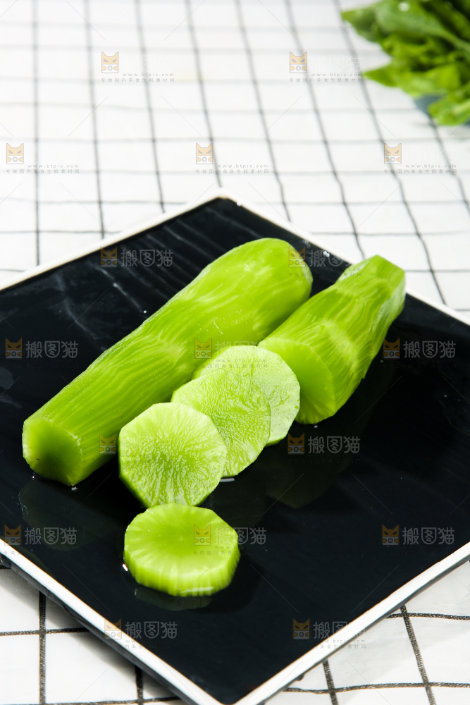 浅底上的莴笋