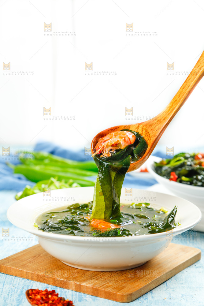 碗里的裙带菜汤