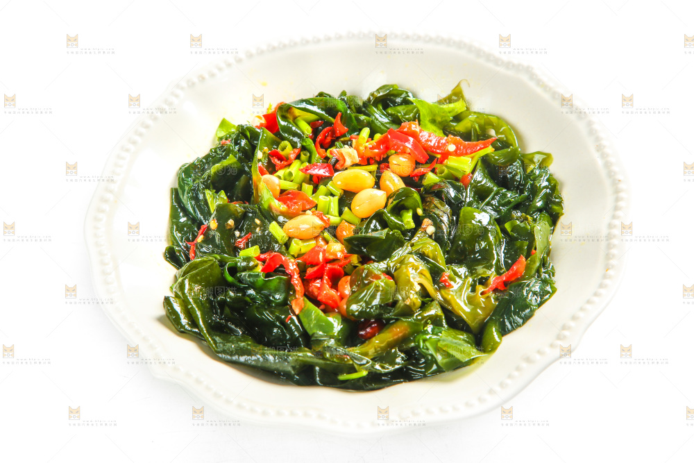 盘子里的凉拌裙带菜