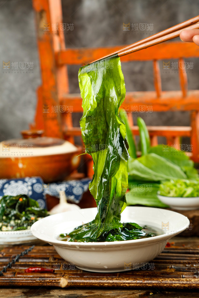深底上的裙带菜