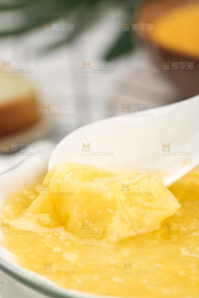 浅底上的小米粥