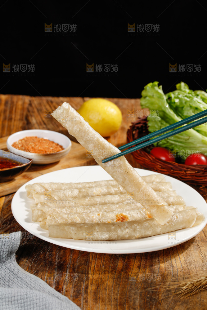 木底上的荞麦卷饼