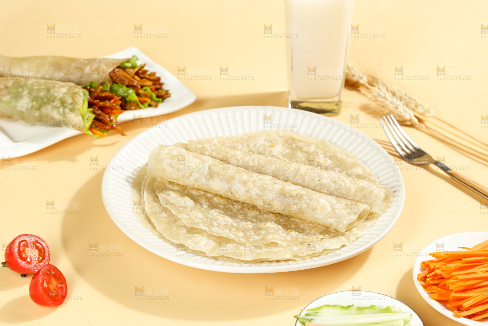 浅底上的荞麦卷饼