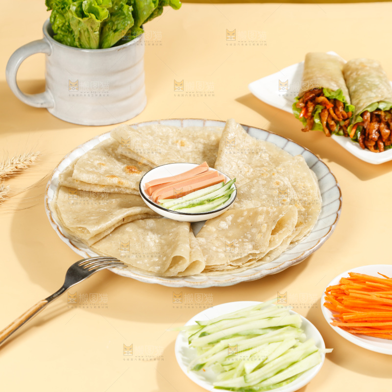 浅底上的荞麦卷饼