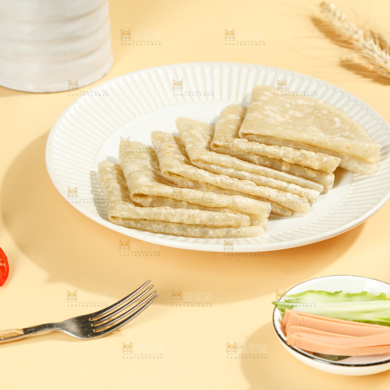 浅底上的荞麦卷饼
