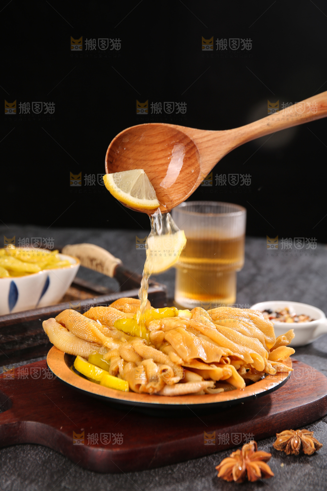 深底上的无骨鸭掌