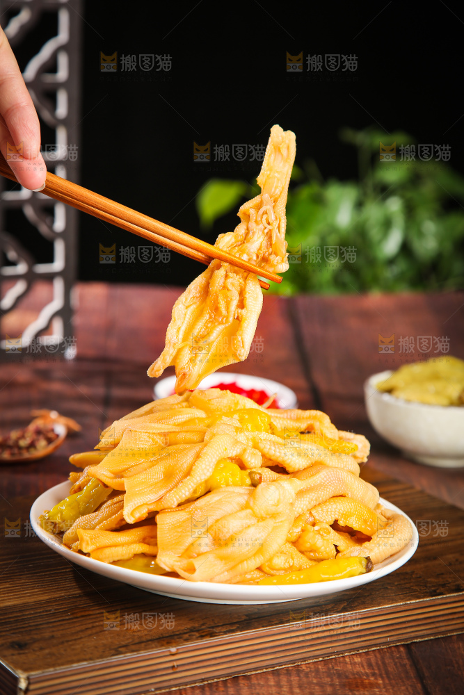 深底上的无骨鸭掌