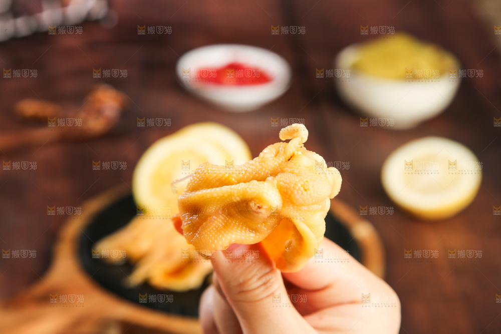 深底上的无骨鸭掌