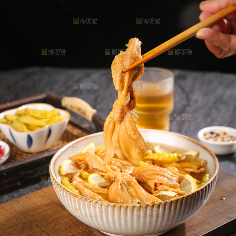 深底上的无骨鸭掌