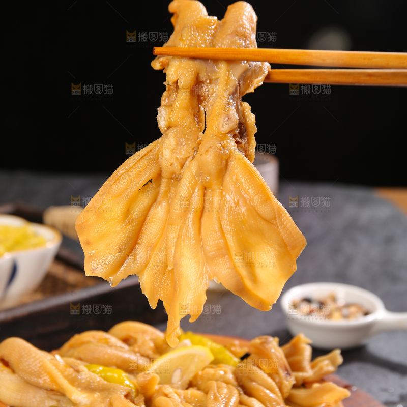 深底上的无骨鸭掌